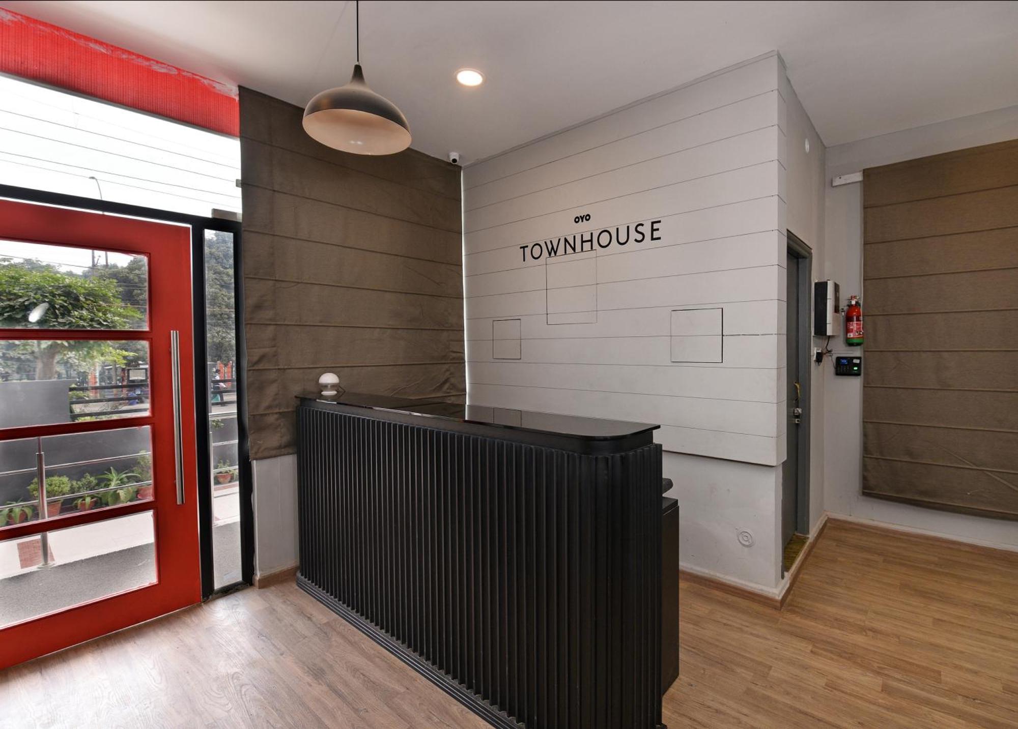 Townhouse Function Inn Near Chaudhary Charan Singh International Airport Lakhnau Kültér fotó