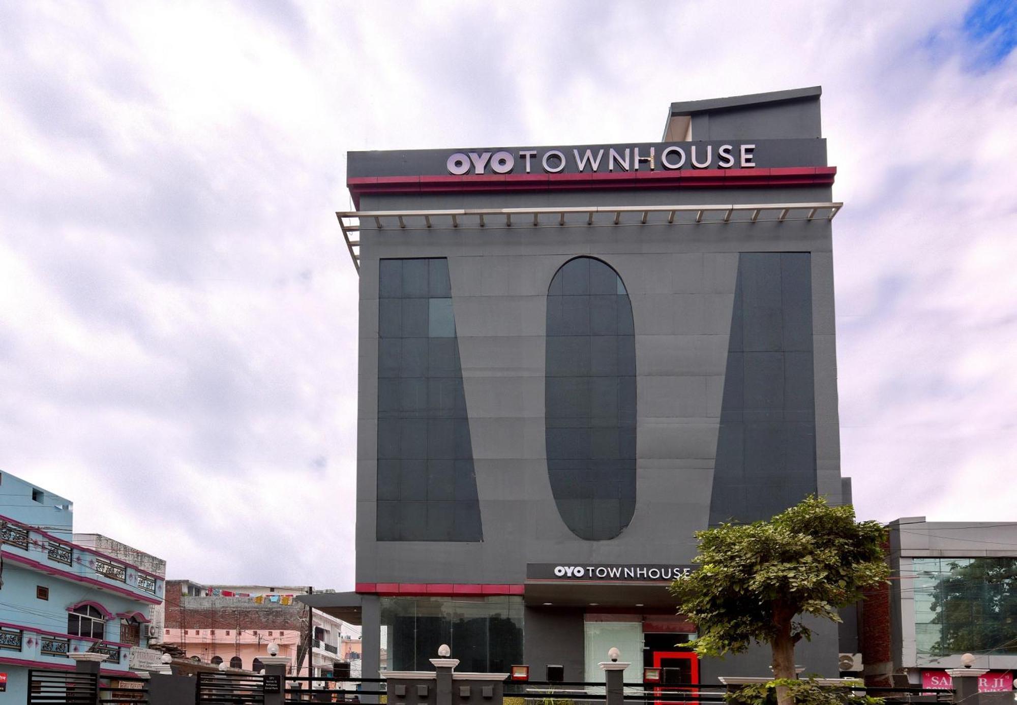 Townhouse Function Inn Near Chaudhary Charan Singh International Airport Lakhnau Kültér fotó